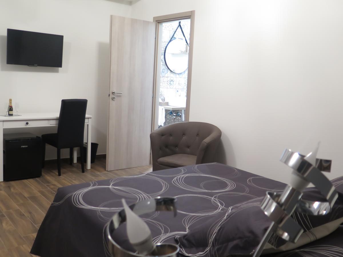 كاتانيا Symposium Bed&Breakfast المظهر الخارجي الصورة
